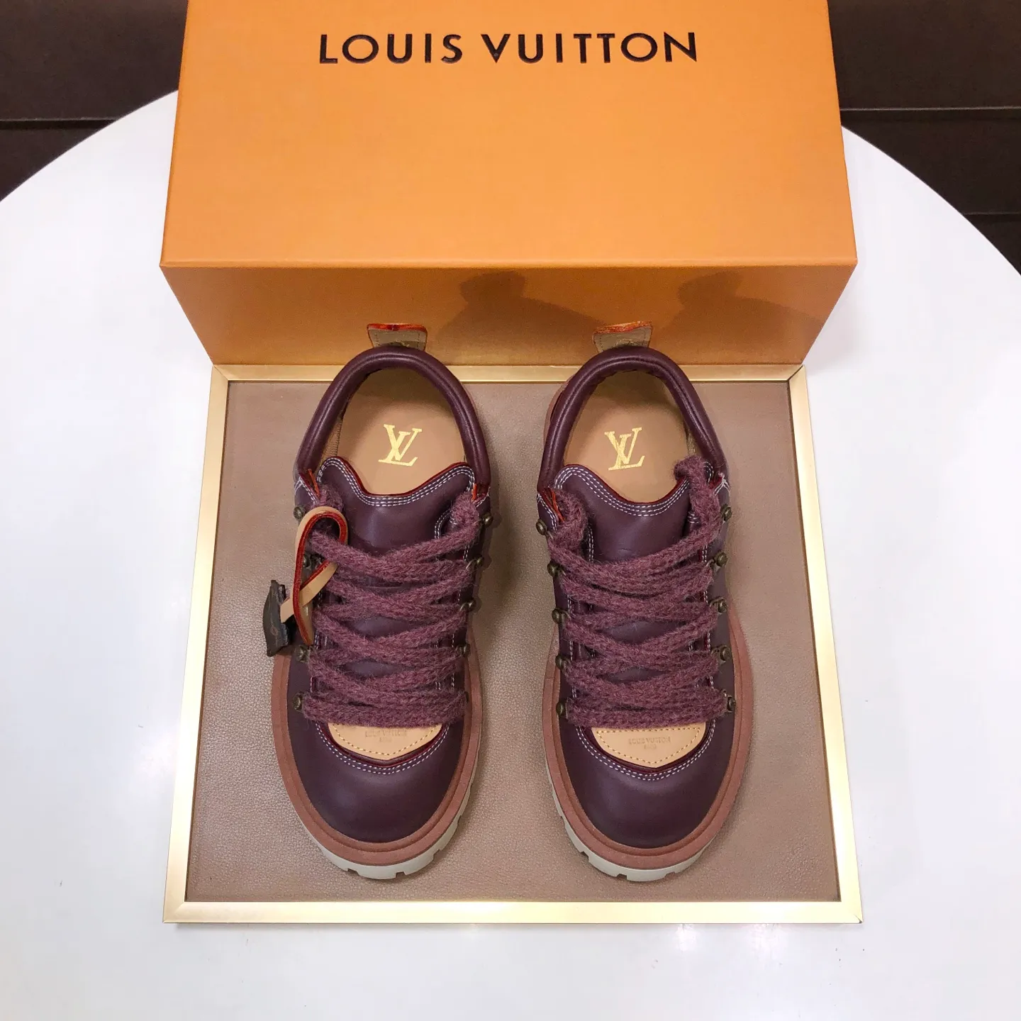 Men's shoes 💰660💰 LV Louis Vuitton 2025 autumn and winter new couple's new style, the original version is developed one to one, retro fashion, handsome and cool mountaineering derby shoes are out of stock 👍 💎 Material: imported first-layer cowhide 💎 Lining: imported lambskin 💎 Outsole: original molded TR non-slip sole 💎 Bottom height: 3.5cm 💎 Shoe size: 35-45 for both men and women